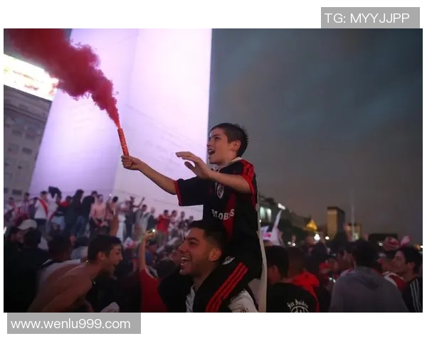 河床队足球明星的辉煌历程与传奇故事揭秘